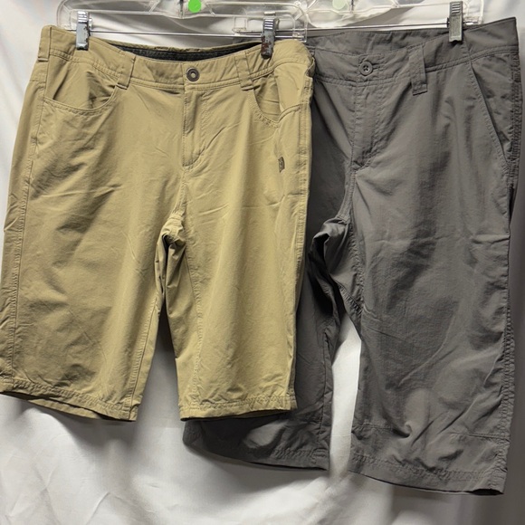 The North Face Women’s Cargo Shorts in Tan and Gray - Picture 1 of 4